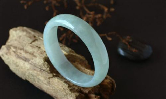 冰种翡翠一定比糯种翡翠贵吗？视其品质而定！(图文)   第2张