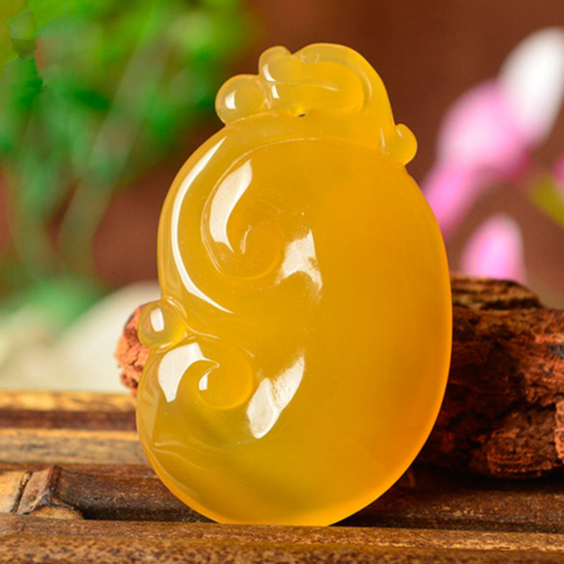 真正的翡翠原石黄玛瑙适合什么人戴  第3张