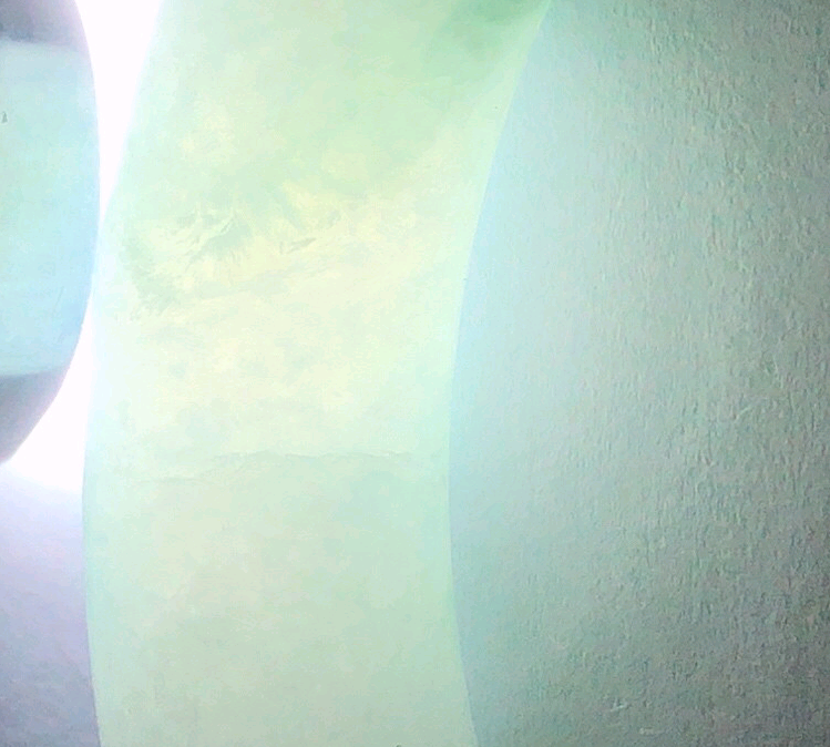 有石纹的翡翠手镯能不能买？记住以下四点  第4张