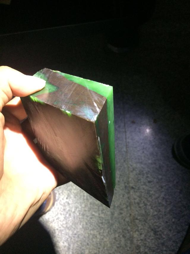 一公斤几十万的碧玉到底是什么样的  第6张
