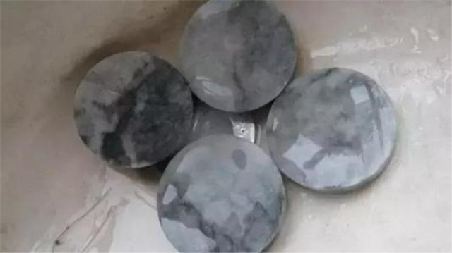 怎样鉴定冰种翡翠翡翠砖头料是什么意思？本文为你一一解析！   第1张