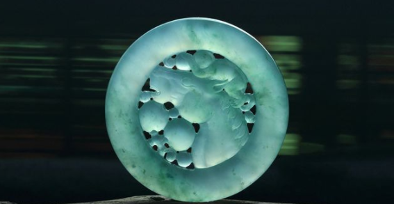 谈谈翡翠的涨与跌  第4张