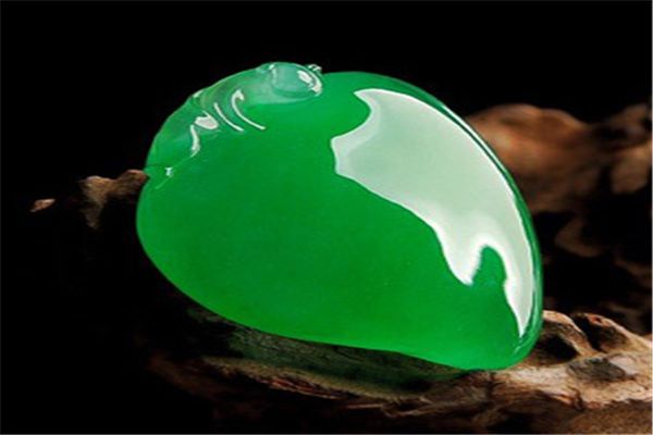 十年前翡翠手镯价格为什么翡翠这么具有价值，它的价值在哪里，翡翠值得买吗？  第4张