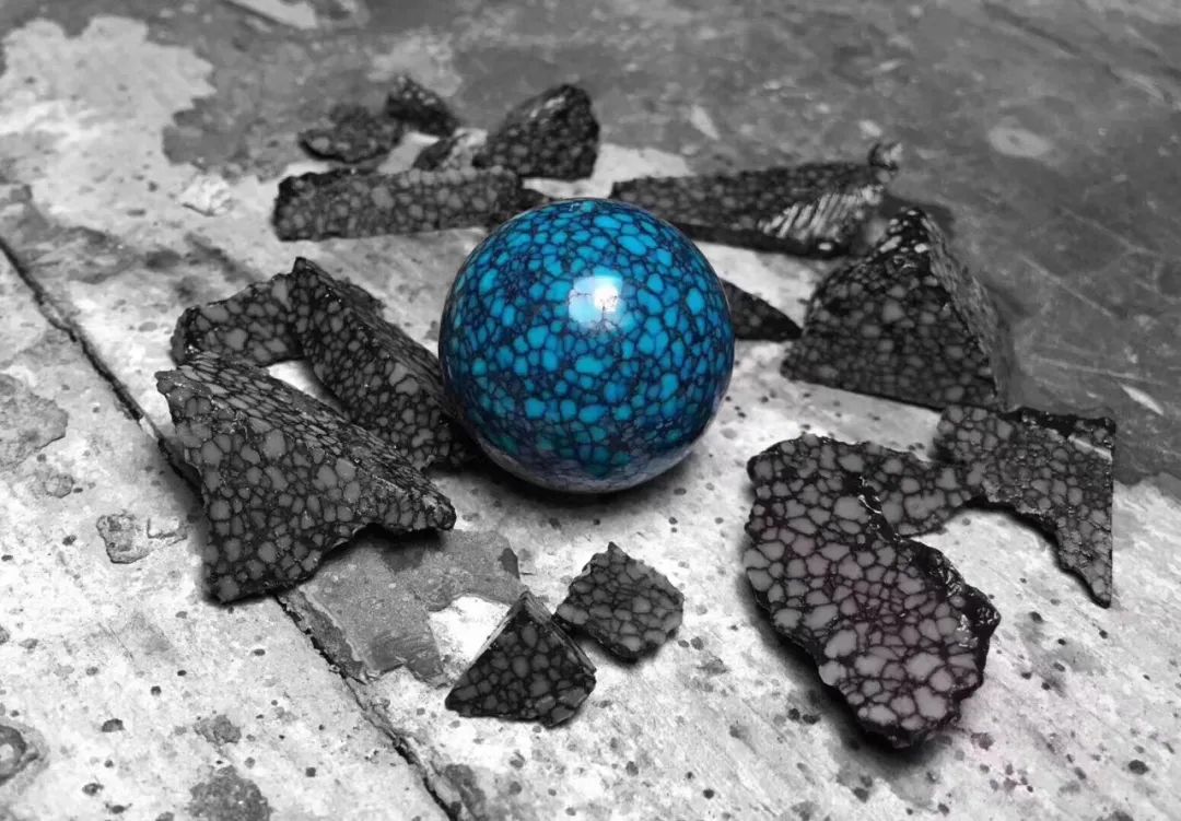 绿松石特殊品种介绍——乌兰花，唐三彩  第3张