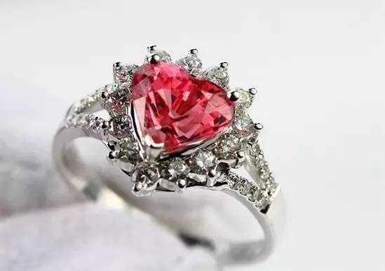 玉石粉树脂翡翠白菜大名贵宝石之一-----红宝石  第9张