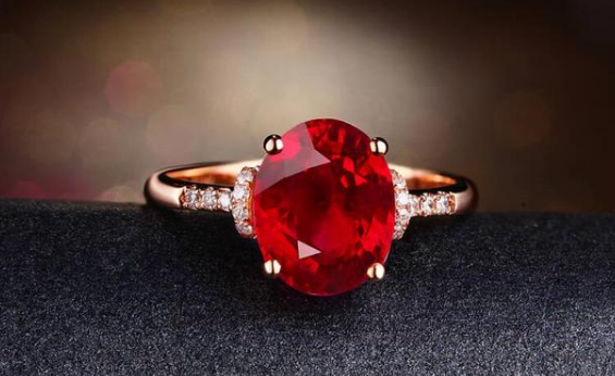 红宝石不仅颜色美，还是皇冠上的主石，它的光芒与荣耀与生俱来  第8张