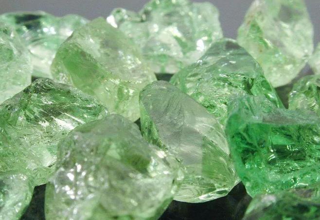 园条翡翠手镯价格作为“爱情灵石”的石榴石，到底有着什么样的魔力？  第8张