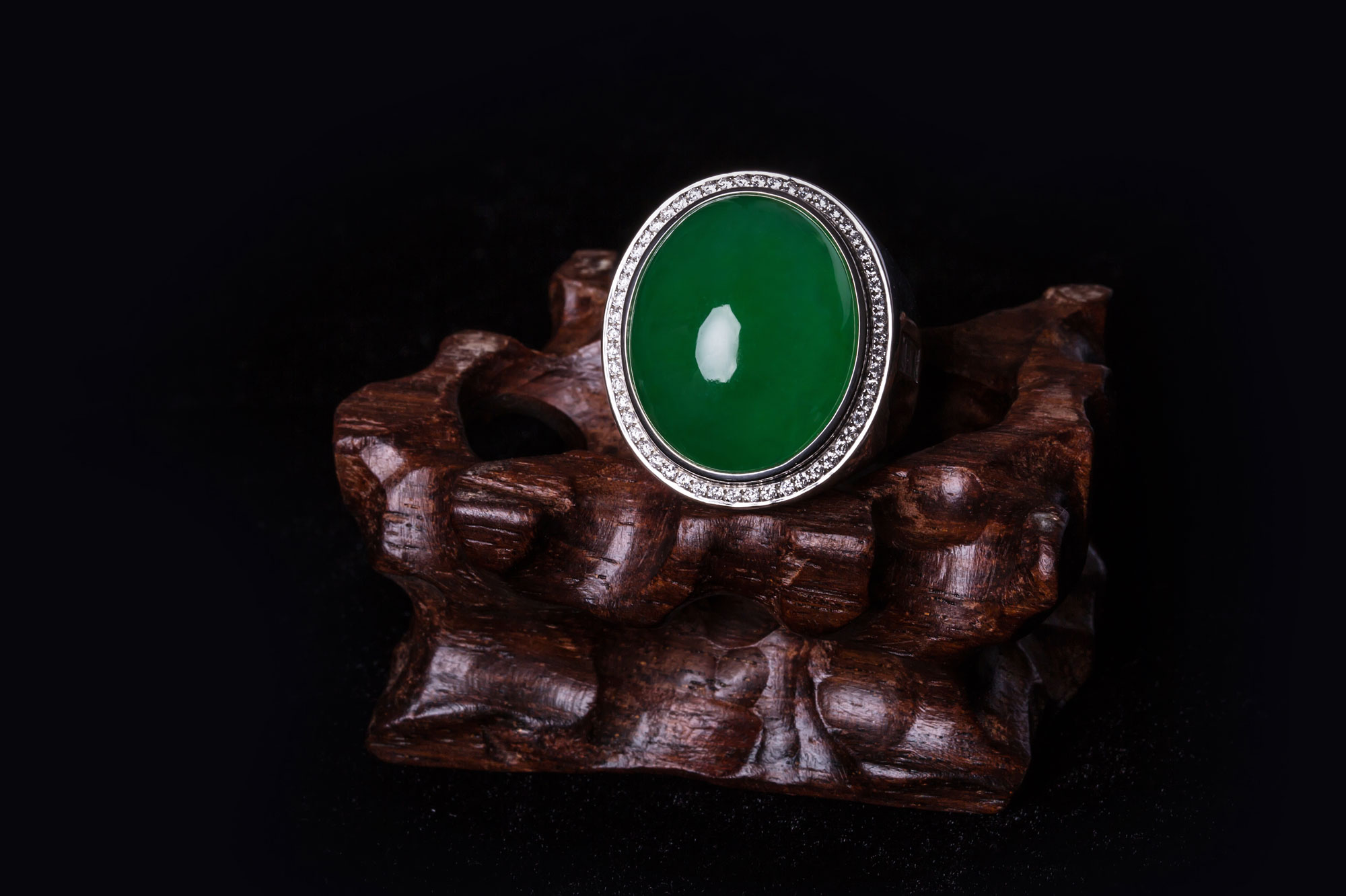 椭圆和圆形翡翠戒面哪种好?这篇文章不要错过！(图文)   第2张