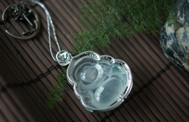 因为翡翠背后的调水，购买价高了十倍，现在知道还不晚  第3张