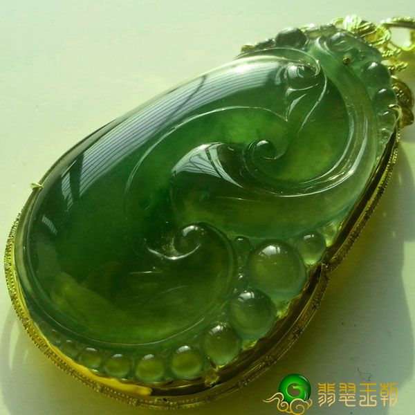 翡翠手镯有一块黄翡翠等级的划分，那个等级的翡翠最好   第2张