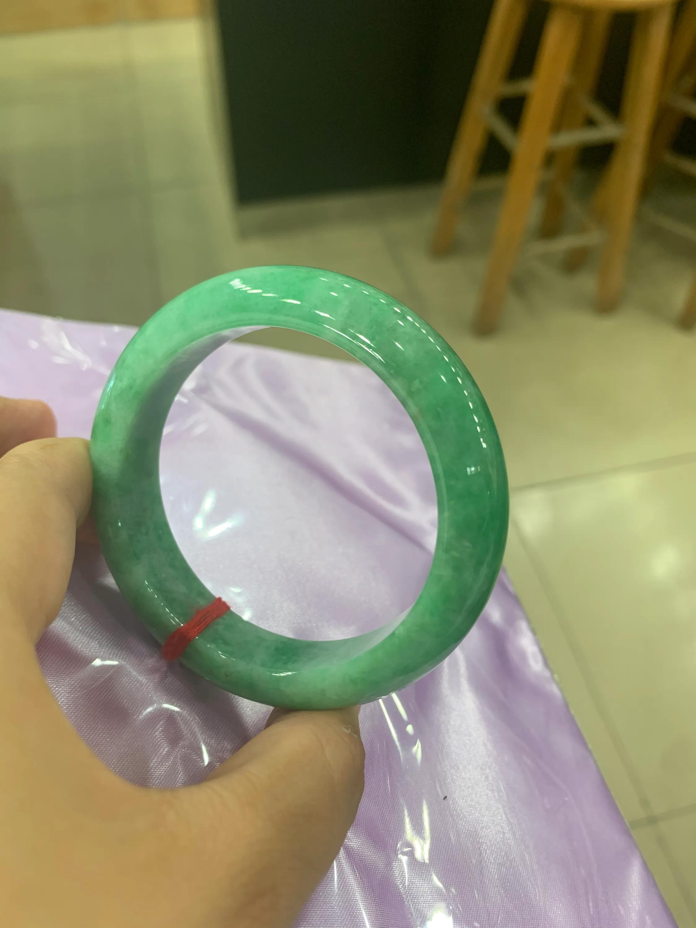 翡翠手镯能增值吗看看普通老百姓能接受的翡翠手镯  第6张