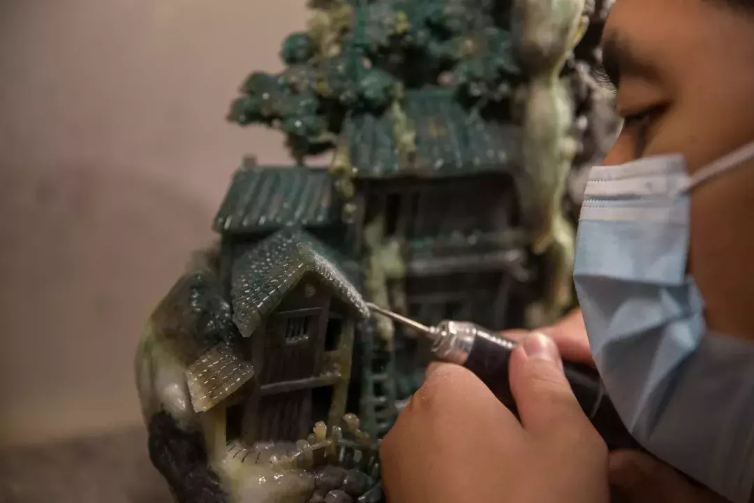 冰种翡翠手镯a货价格大美南阳玉，隔着镜头已窥见其气势  第5张