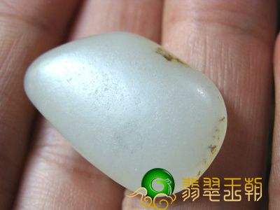 翡翠什么牌子和田籽料翡翠原石为什么高过和田籽料制成品的价钱？   第2张