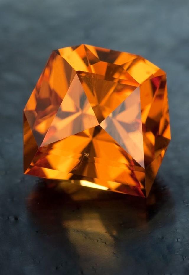 元老级宝石石榴石  第11张