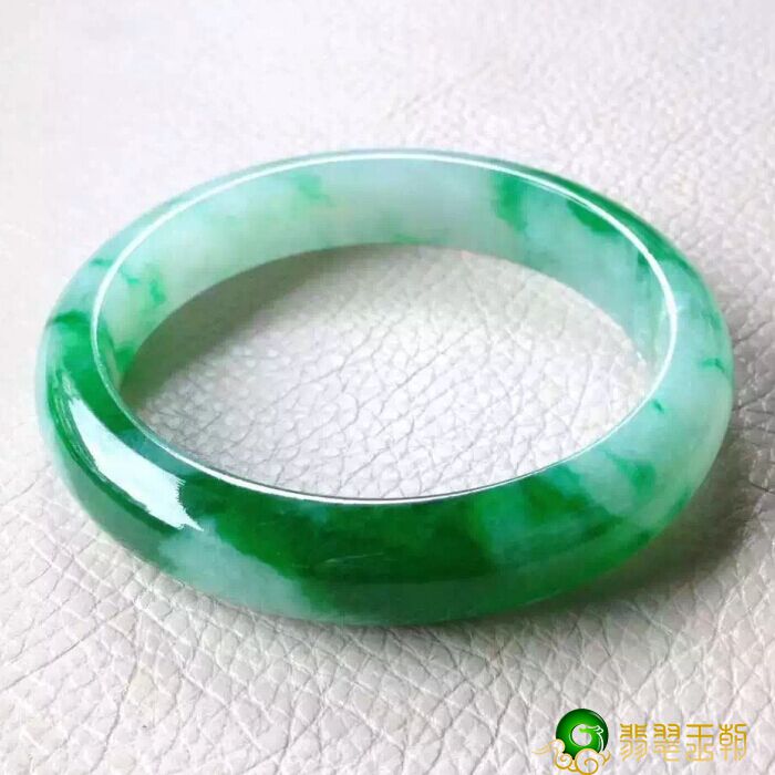 翡翠手镯色线种老什么样的翡翠具有收藏价值，还不知道就亏大了   第3张