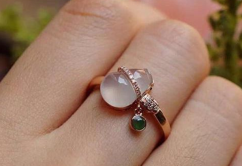 有人说翡翠未来行情,会有不好的发展趋势?  第3张