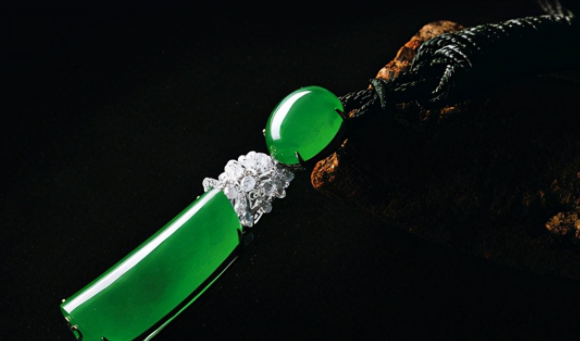 翡翠手镯有络纹不知道怎么变现手中的翡翠？有6大渠道可以选择  第6张