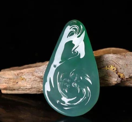 翡翠手镯心镶嵌图片果冻感十足的翡翠，你见过吗？  第2张