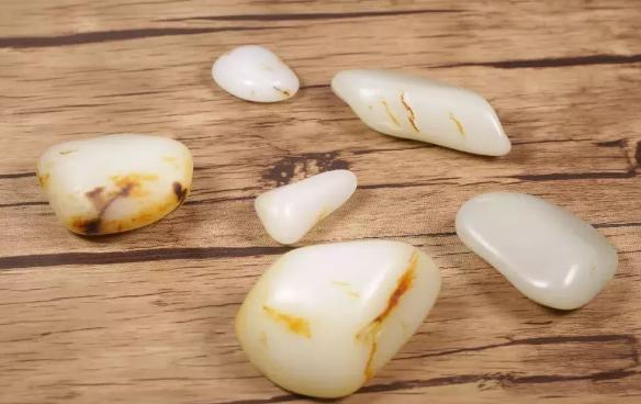 和田玉-----外行看白度，内行看"种头"  第2张