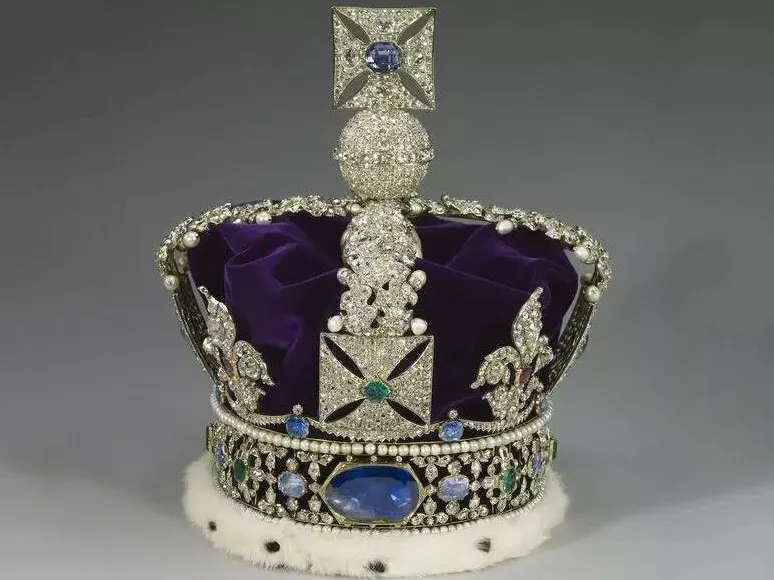 英国王室代代相传的蓝宝石  第1张