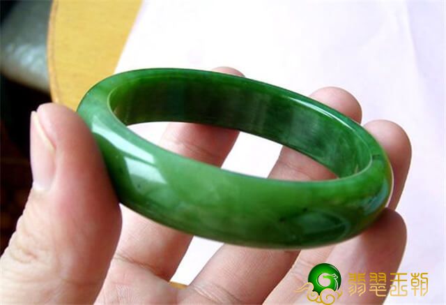 你的浓密翡翠镯子是真是假？有可能是这种仿品！   第6张