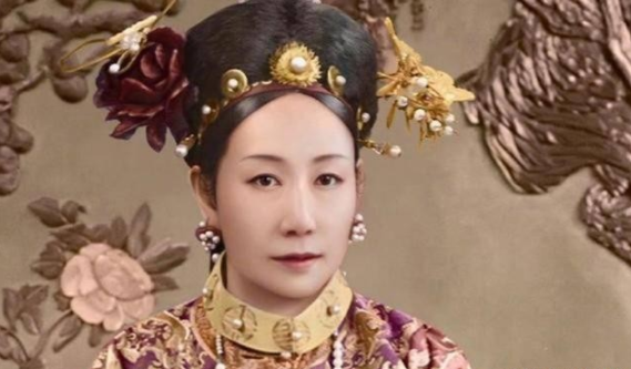 “高质量女性”慈禧珍藏的翡翠朝珠价值1.8亿，却无人问津  第3张