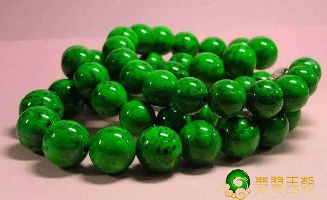 你的浓密翡翠镯子是真是假？有可能是这种仿品！   第2张