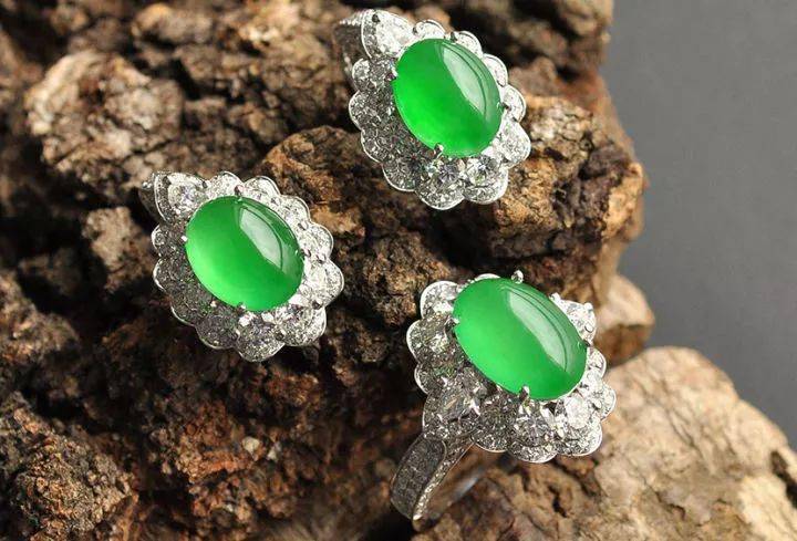 乱世黄金盛世玉，翡翠和黄金到底谁更保值？  第6张