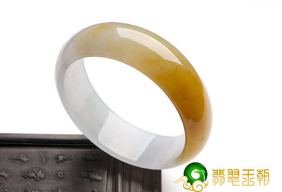 在网上能购到真实的翡翠镯子吗？本文也许能让你参照！   第2张