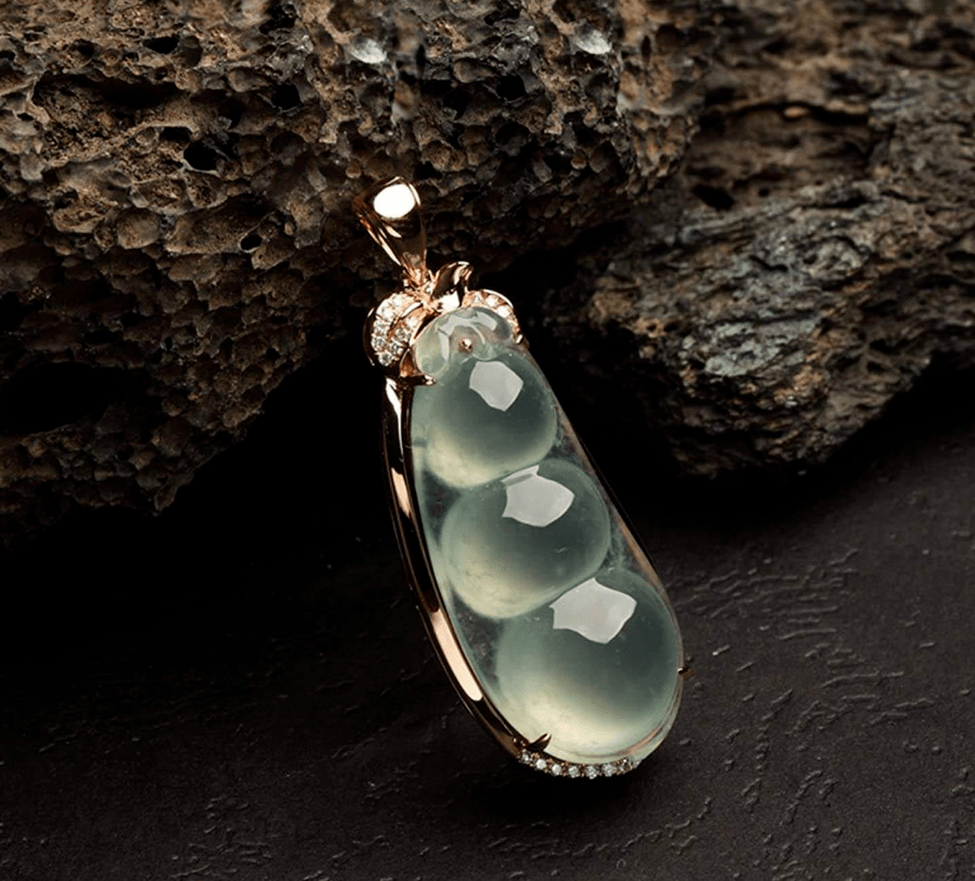 中国翡翠第一城翡翠价格怎么看？只考虑原料和雕工，你的估价永远有偏差  第14张