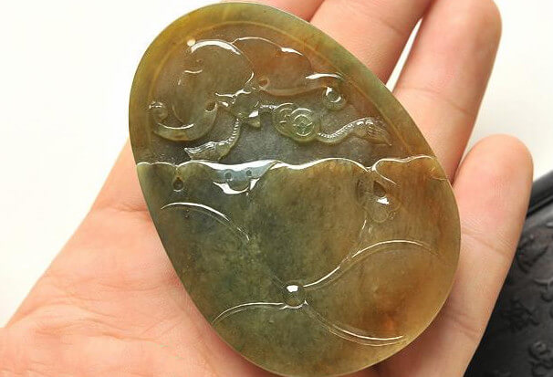 天然飘阳绿翡翠手镯翡翠不只有绿色，褐色的翡翠值钱吗？   第2张