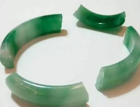 缅甸的翡翠价格2021翡翠价格表，翡翠两个“大”特点，你应该都知道，但很少注意  第3张