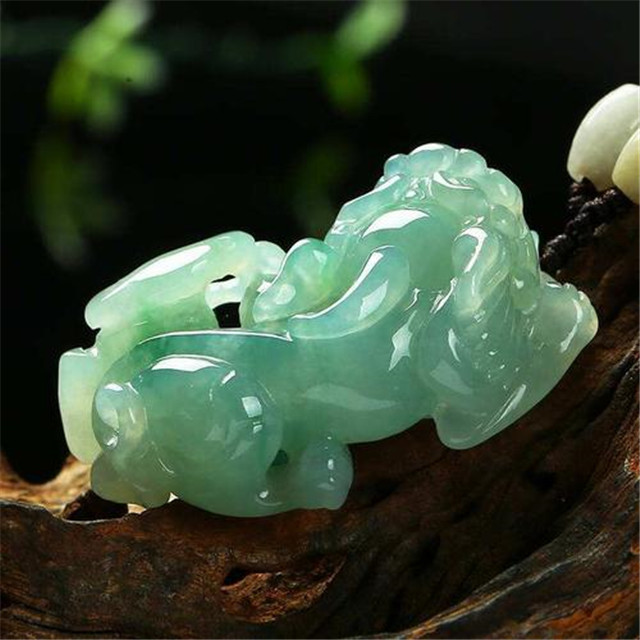 2017翡翠价格翡翠貔貅的寓意是什么？讲一讲哪一些人不适合佩戴它！(图文)   第1张