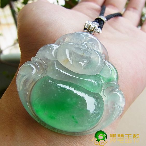 男士翡翠观音吊坠图片佩戴翡翠玉佛有什么寓意，翡翠玉佛的介绍   第3张