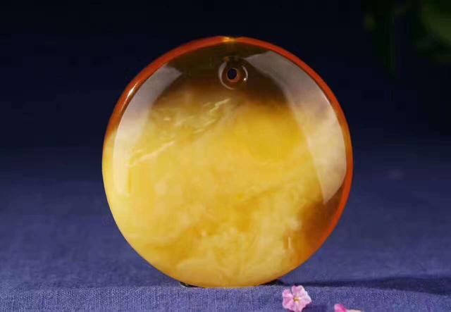 翡翠原石现场直播平台蜜蜡等级划分  第2张