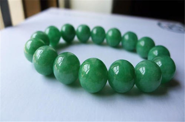 豆青种翡翠的价格是多少？综合多方面来看一下！(图文)   第2张