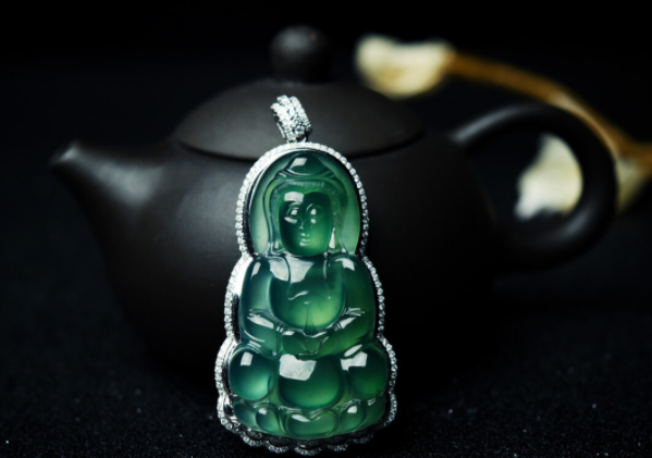 因为翡翠背后的调水，购买价高了十倍，现在知道还不晚  第4张