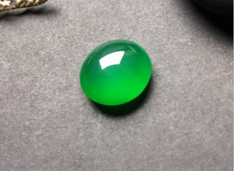 男戒指翡翠面用什么托翡翠也有等级之说？快来看看翡翠的颜色等级和排名   第2张