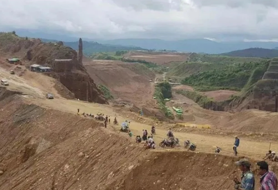 2020年翡翠市场规模达900亿！如今行业现在趋势如何？  第2张