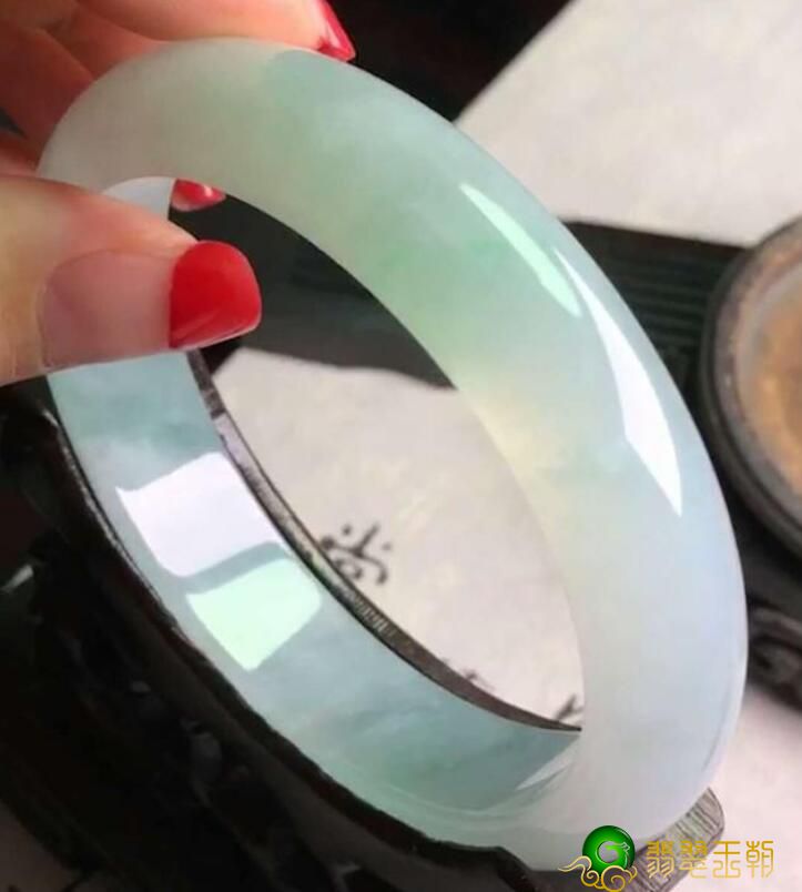 重色紫罗兰翡翠的价格5000块的翡翠镯子翡翠的种归类详解   第2张