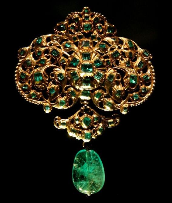 翡翠手镯有棉好不好“绿宝石之王”祖母绿身价之谜  第10张