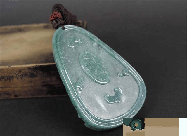 冷门的水蓝翡翠销售市场上却有很多？当心别购到仿品了！   第3张