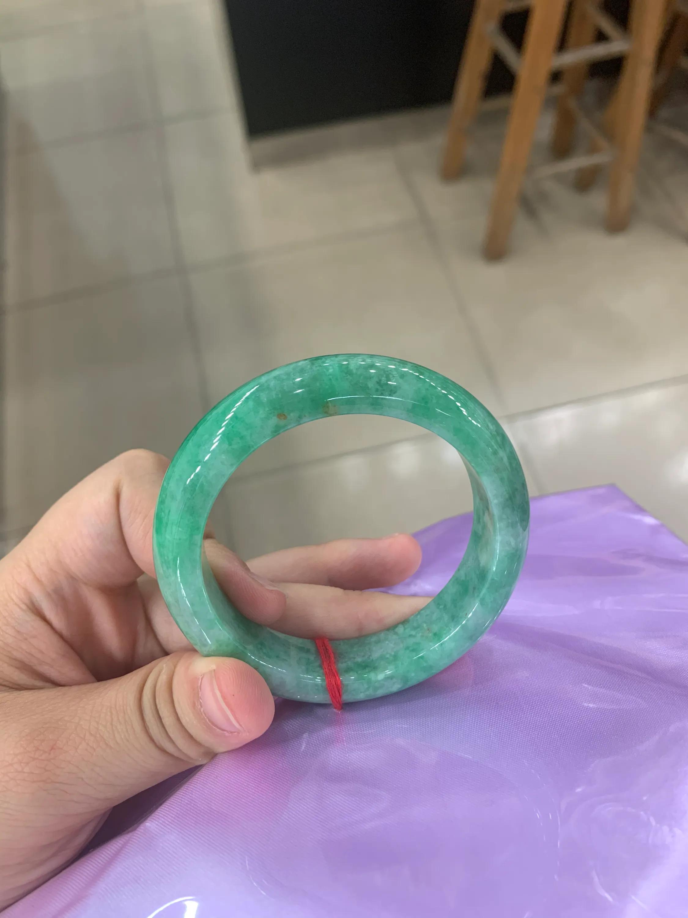 翡翠手镯能增值吗看看普通老百姓能接受的翡翠手镯  第7张