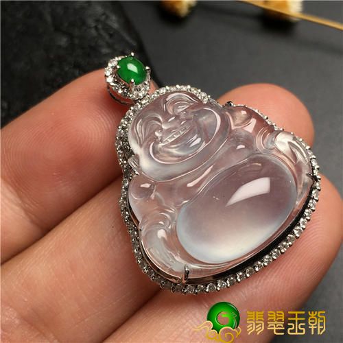 翡翠原石瞒的种类翡翠有什么配戴忌讳？我们一起来了解一下！   第1张