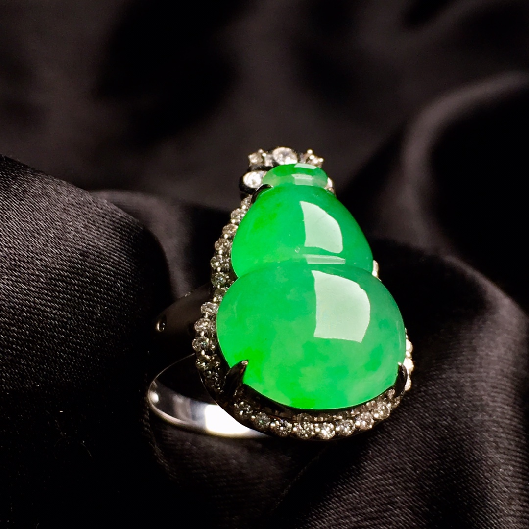 翡翠价值知多少，绿色石头为何屡屡拍出高价  第3张