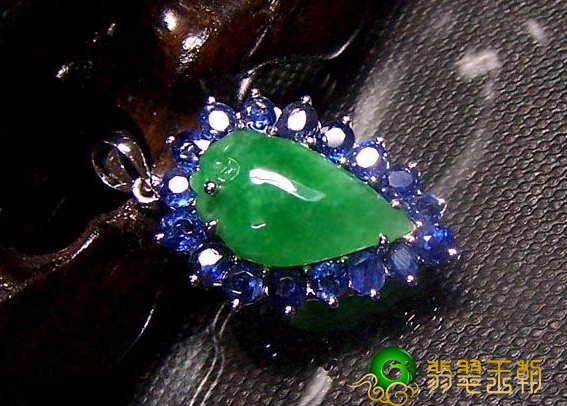 翡翠毛料的一般多少钱翡翠居然还会继续“盛开”？陪你掌握，什么叫翡翠的“花”？   第1张