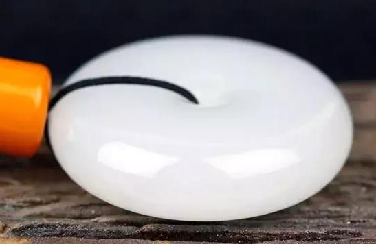 和田玉-----外行看白度，内行看"种头"  第3张