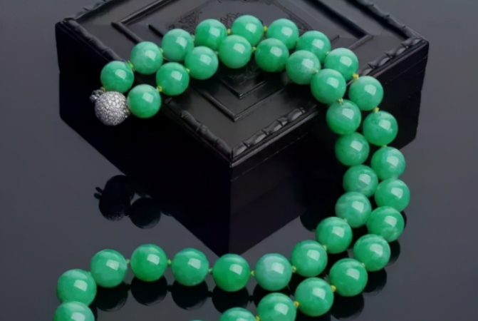 为什么新人总是买不到价格合适的翡翠？  第4张