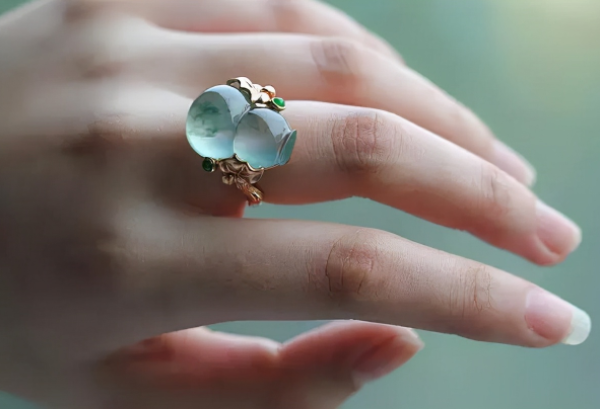 如果鉴定翡翠行业专家教你，5招学会鉴定翡翠  第1张