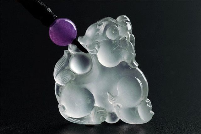 翡翠玉石 哪里买翡翠貔貅的价格高吗？讲一讲佩戴翡翠貔貅相关禁忌！(图文)   第1张